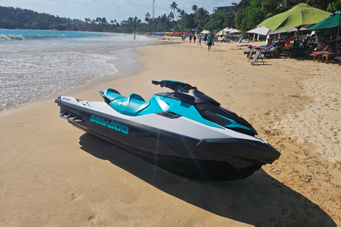 Mirissa: jetski-ervaringMirissa: Jetskiën