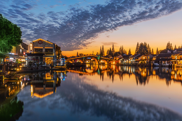 Shanghai: Zhujiajiao Water Town Private Evening Tour Private Tour mit deutschsprachigem Guide