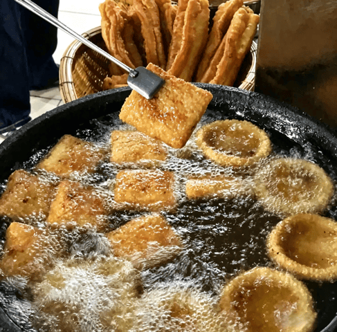 Private - Chengdu: Market Walk & 7+ Local Breakfast Tastings