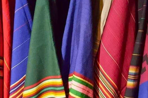 Quito Historic Center: Poncho Museum & Finger Painting Workshop & Souvenir Quito's Historic Center: Poncho Museum, Finger Painting Workshop, and Souvenir