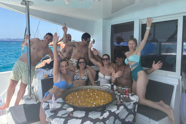 Ibiza: Formentera Catamaran Trip with Snorkeling