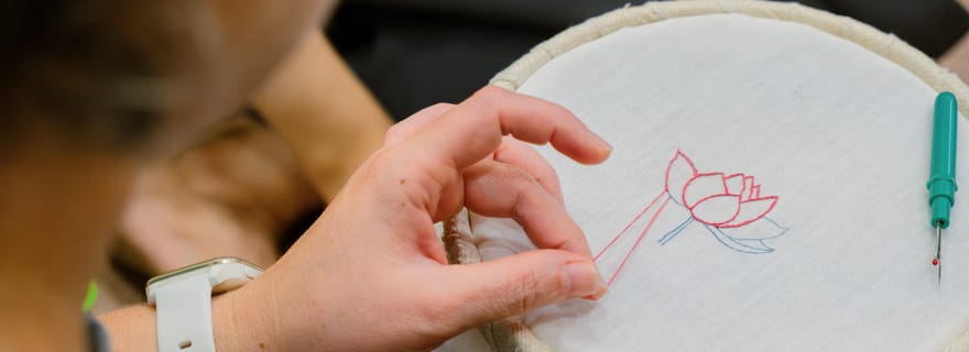 Patrimoine de Hanoï : Atelier de Broderie dans une Maison Ancienne