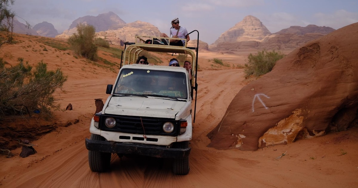 Wadi Rumjeeptour van een halve dag GetYourGuide