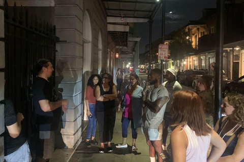 Ghost Tour com equipamento de caça a fantasmas