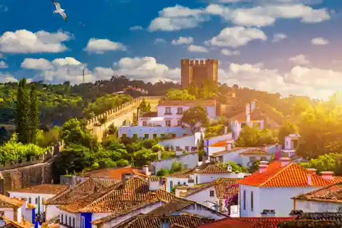 De Lisboa: Tour a Óbidos e Nazaré - Vila Medieval, Ginja e Praias Icônicas