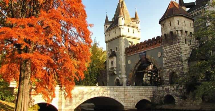 Budapest: City Park- True Crime of Hungary- Walking Tour photo 6