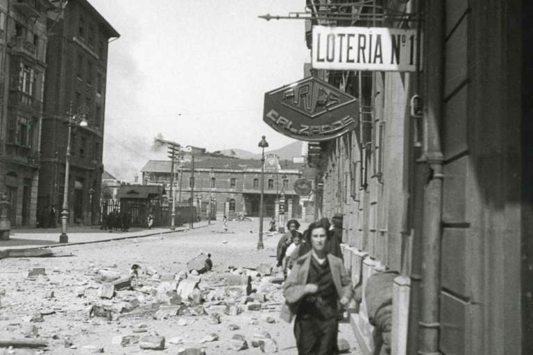 Wycieczka po Oviedo w czasie wojny secesyjnejTour de la Guerra Civil por Oviedo