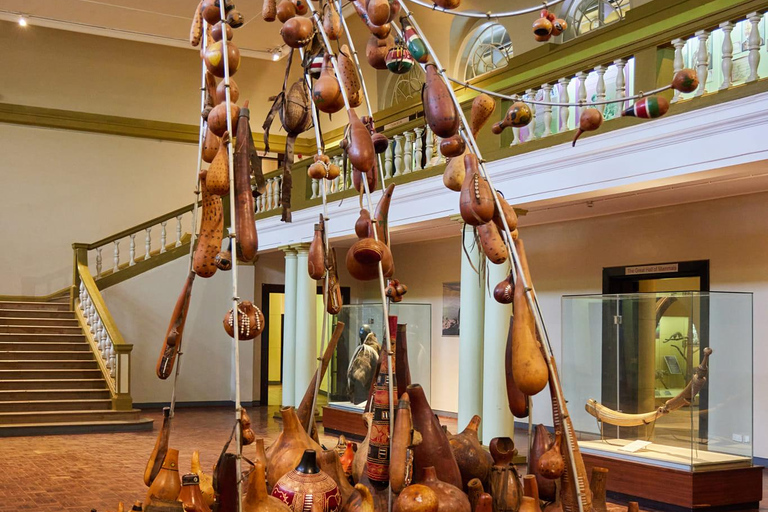 Visite du Musée national, du Centre des girafes et des Bomas du Kenya