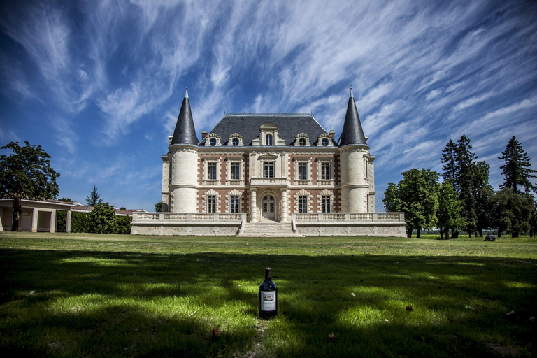 Margaux & Médoc private FULL day tour with a classic car