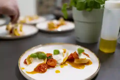 Milão: Aula de culinária sobre nhoque, massa e tiramisù com vinho