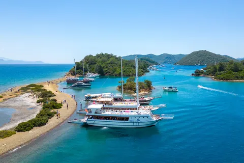 Fethiye: 12 Islands båttur med lunch och transferalternativ