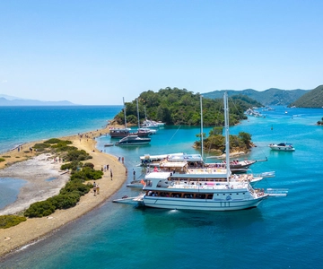 Fethiye: Bootstour zu den 12 Inseln mit Mittagessen und Transferoption