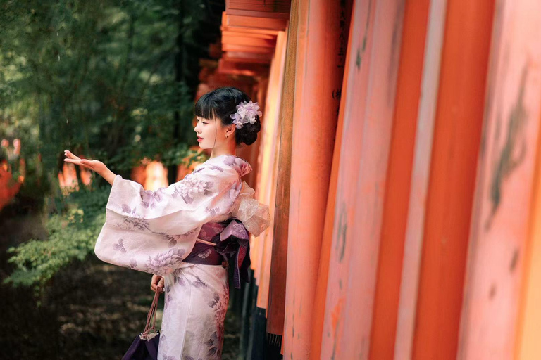 Kyoto: Kimono Rental with Hairstyling and Makeup