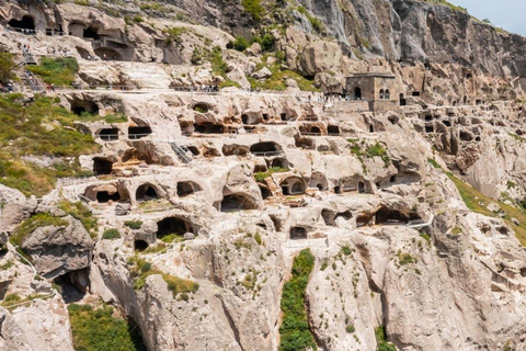 第比利斯：瓦尔季萨、赫尔特维西、拉巴提与波尔乔米一日游第比利斯：瓦尔季亚、赫尔茨维、拉巴蒂与波尔若米一日游