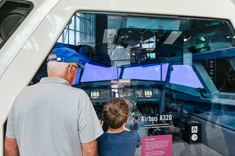Museo Smithsoniano del Aire y el Espacio: tour guiadoTour guiado grupo reducido del museo del Aire y el Espacio
