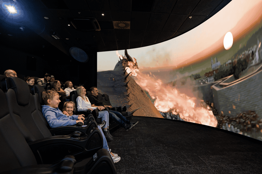 Back In Time Prague: Erlebe Zeitreisen mit 5D-Kino. Foto: GetYourGuide Back In Time Prague: Erlebe Zeitreisen mit 5D-Kino. Foto: GetYourGuide