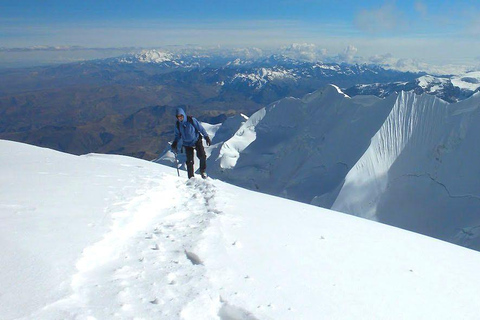 Bolivia, Climb the Huayna Potosí mountain 6,088 m Climbing Huayna Potosí