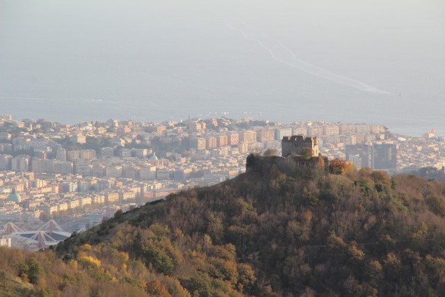 Visit Genoa urban hiking along the ancient walls and forts park in Rapallo