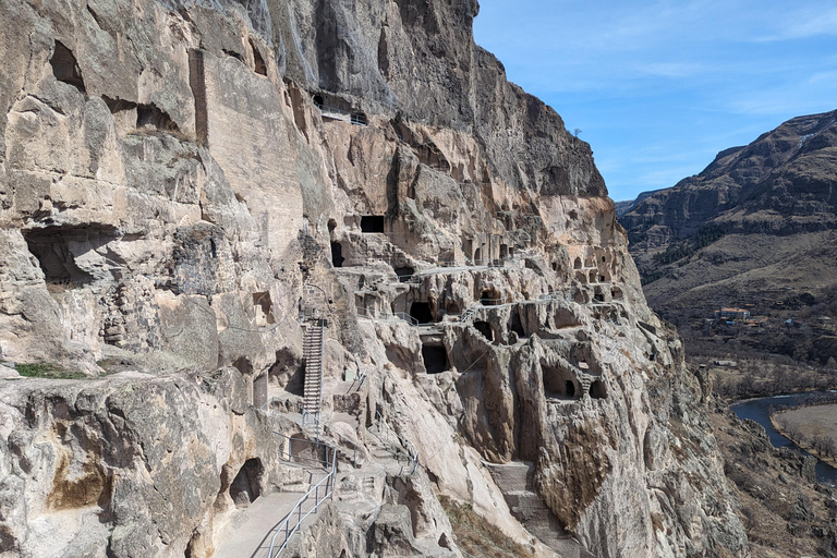 Vardzia. Lago Paravani, Khertvisi e castelo de Lomsia, RabatiPrivado