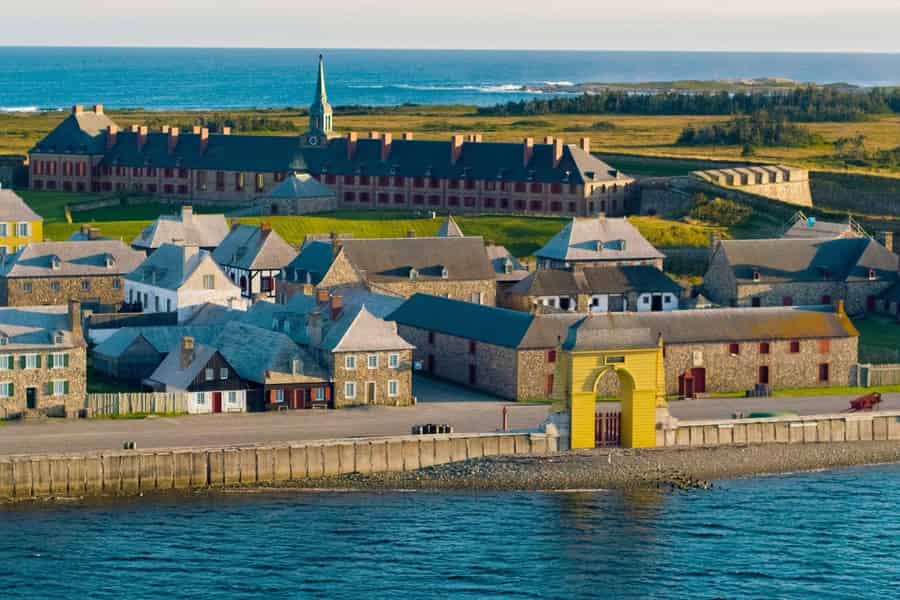 Besichtigung der Festung von Louisbourg und des Leuchtturms. Foto: GetYourGuide