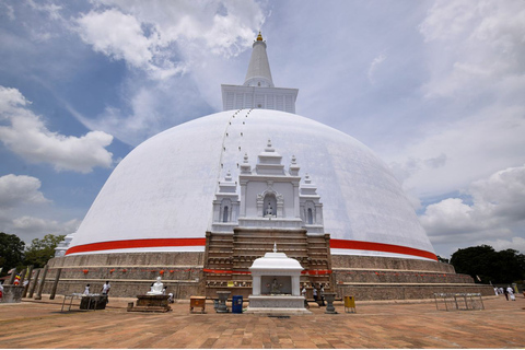 Van Anuradhapura: oude stad Anuradhapura op de fiets