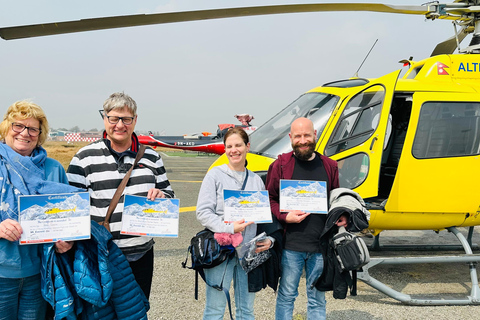 Kathmandu: Passeio de helicóptero pelo Everest com pouso garantidoPasseio de helicóptero pelo acampamento base do Everest Parada no Everest View Hotel