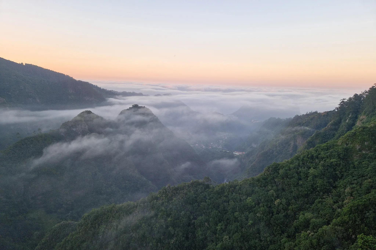 Pico Areeiro Sonnenaufgang + Stairway to Heaven + Levada Balcões