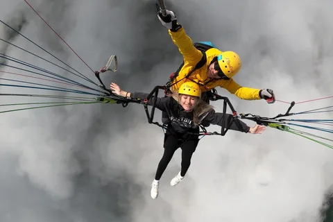 Neustift im Stubaital: Tandem-Gleitschirmflug mit Panoramablick
