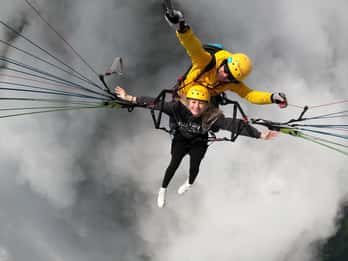Neustift im Stubaital: Panoramic Tandem Paragliding Flight