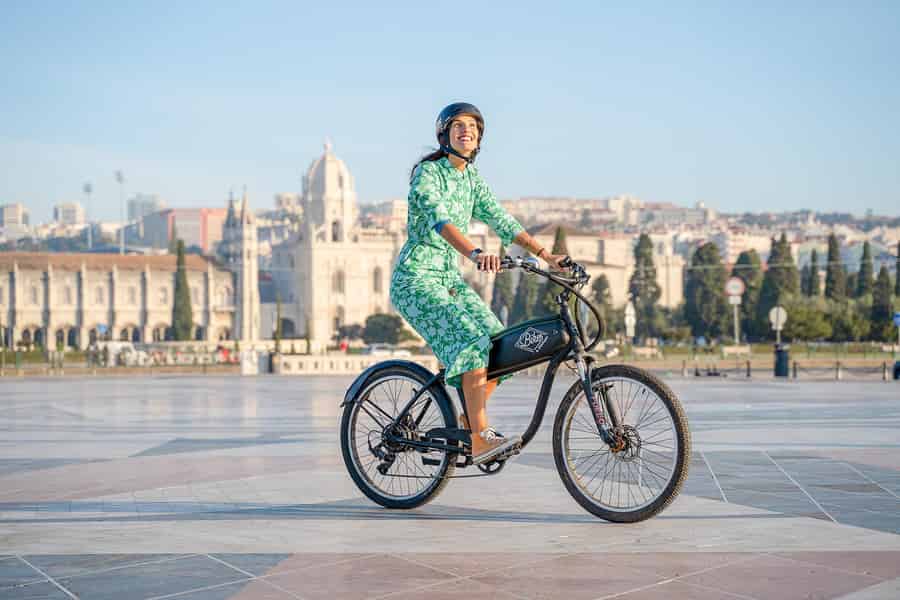 Lissabon-Fahrradverleih Erkunde die Stadt in deinem eigenen Tempo. Foto: GetYourGuide