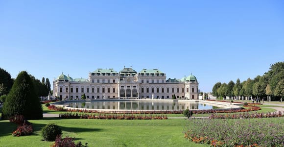 Vienna: Upper Belvedere Ticket & Audio Tour with a City Walk