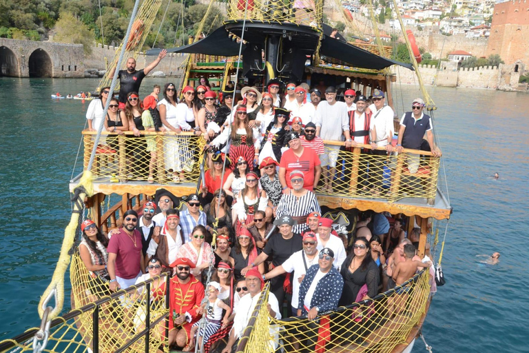 Marmaris Family-Friendly Pirate Boat Tour with Transfer