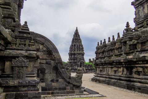 Yogyakarta: Passeio mais barato ao Templo de Borobudur e Prambanan