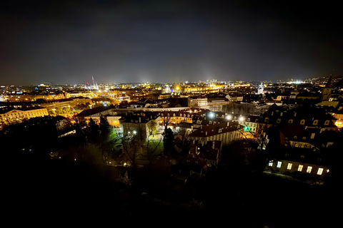 Prague: VIP Prague Castle Night Walk with Panoramic Views VIP Prague Castle Night Walk with Panoramic Views (German)