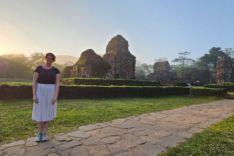 Hoi An: Excursión a pie por la mañana temprano al Santuario de My Son