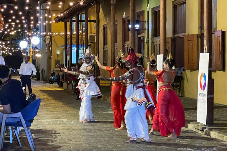 Colombo: Nightlife Tour with Tuk Tuk and Guide