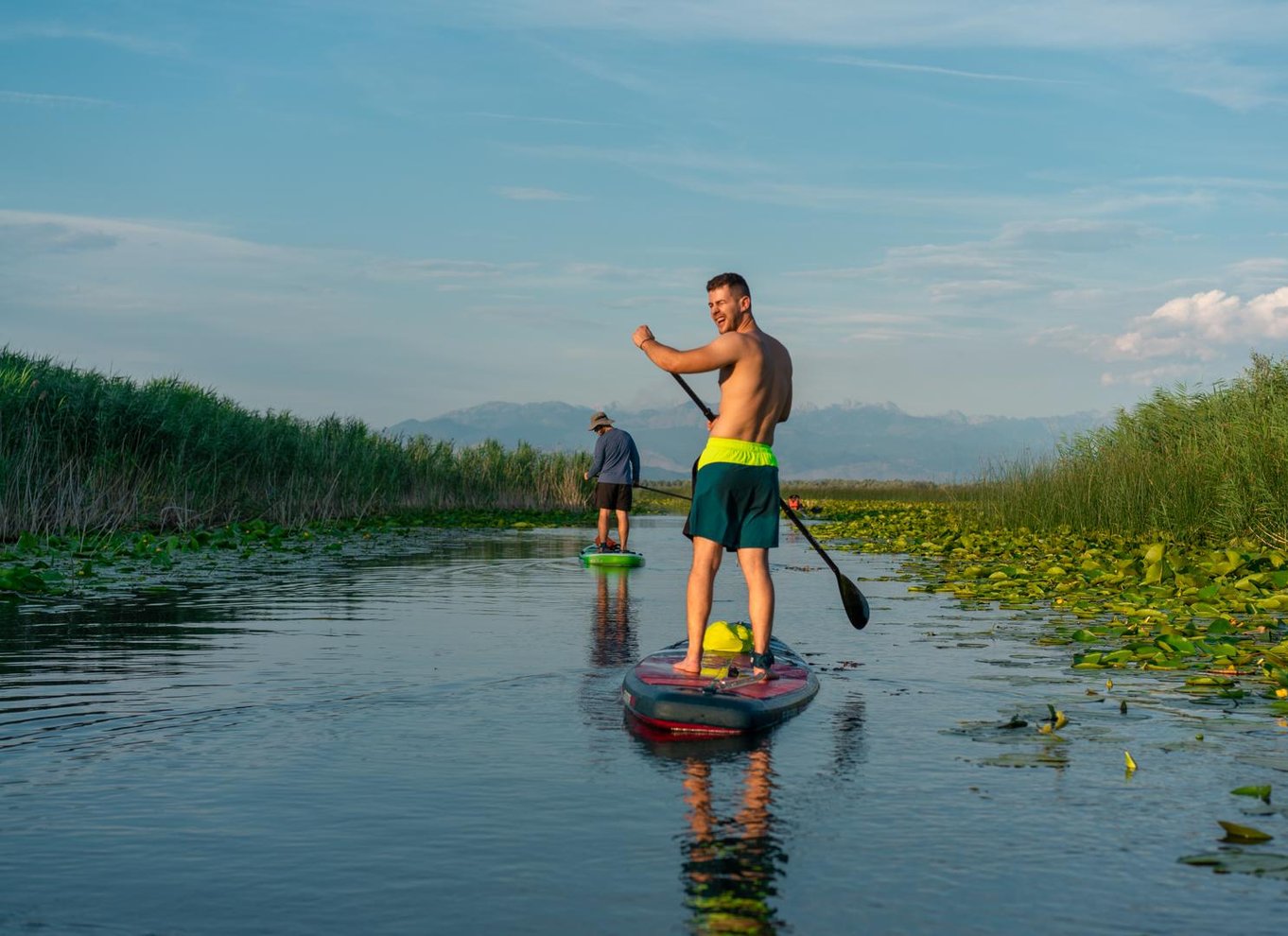 Virpazar: Udforsk den fantastiske Skadarsø på paddleboard