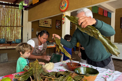 Ancestral Cooking, Textile Art in Teotitlán and Tule Tree