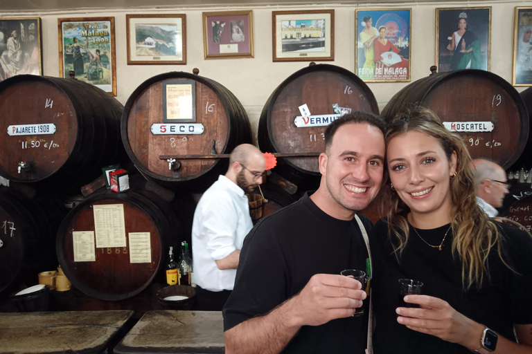 Malaga Bike Tour: Fusion Wine &amp; Tapas DelightsWycieczka rowerowa do Malagi: Fusion Wine &amp; Tapas Delights