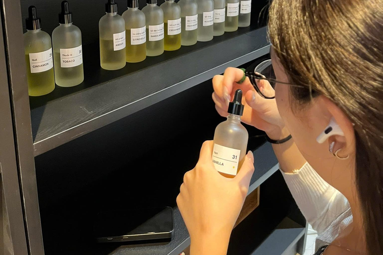 Ho Chi Minh City: Perfume and Floral Gift Box Workshop Only Perfume