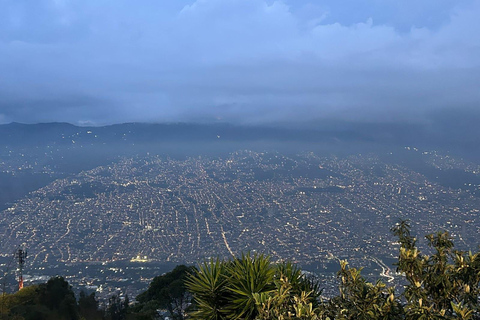 Night getaway, Picacho viewpoint, and 7 other viewpoints in Medellín