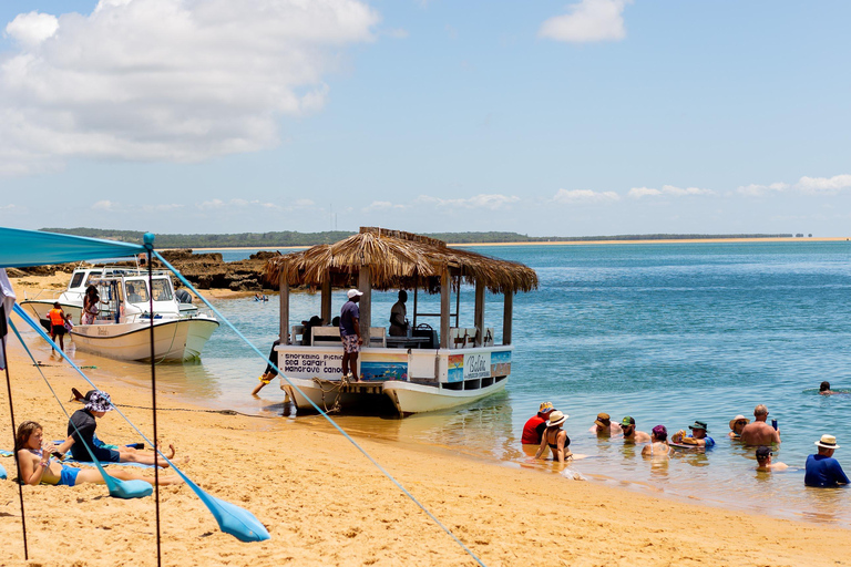 Maputo: Santa Maria Beach Cruise with Snorkeling & Brunch