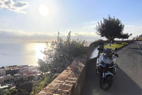 Taste The Coast - Enjoy Sorrento & Amalfi on 2 wheels with a local driver