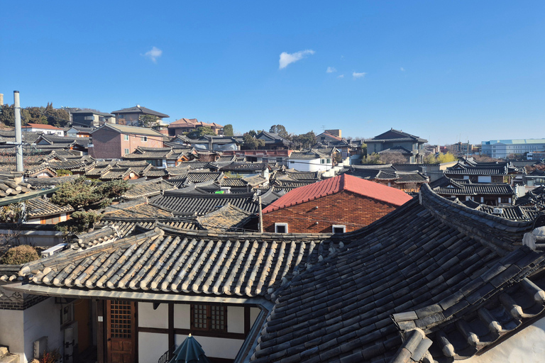 Seoul: Bukchon Hanok Village, Korean Tea Ceremony & Dessert