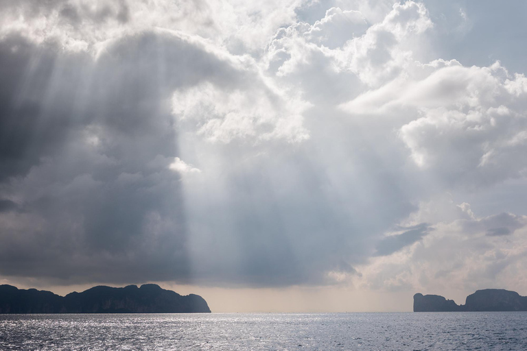 Koh Lanta: L&#039;odissea in motoscafo di Tin verso l&#039;Isola di Bambù e oltre