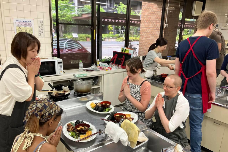 Nagoya: Miso Ramen Lesson with plenty of vegetables