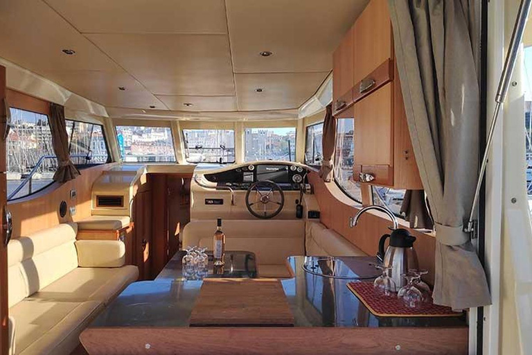 Marseille: Calanques Eco Boat Cruise with Lunch and Wine From Marseille: Calanques National Park Eco Boat Cruise