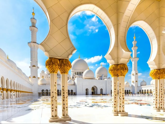 Din Dubai: tur de o zi în Abu Dhabi, cu vizită la moschee