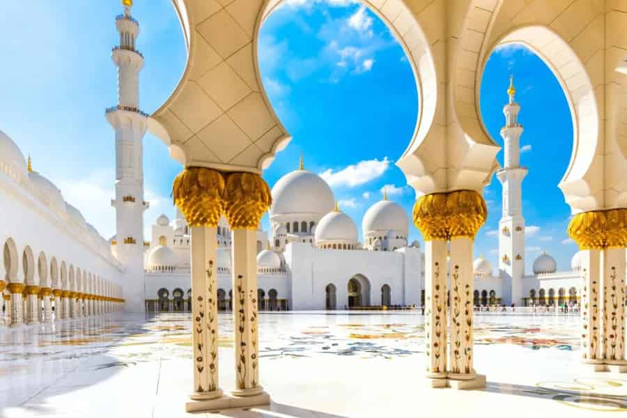 Von Dubai: Ganztägige Sightseeingtour nach Abu Dhabi mit Moschee. Foto: GetYourGuide