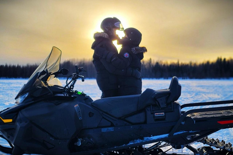 Fairbanks, Alaska: Guided Snowmobile Tour Snowmobile Tour: Couple (2 riders per sled)